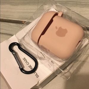 🚫SOLD🚫airpod  Case Cover W/keychain